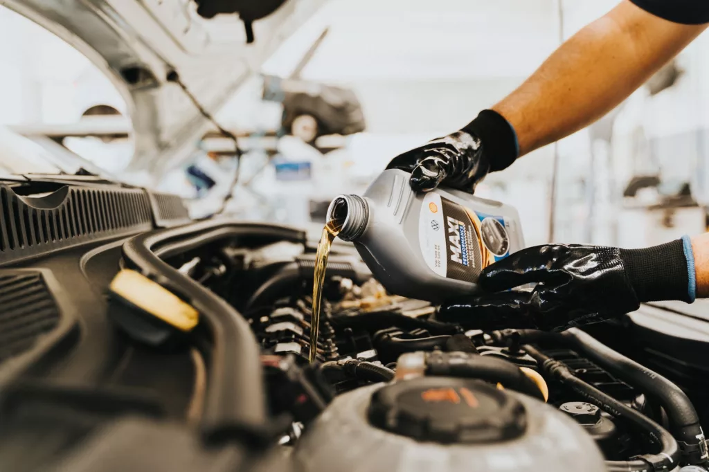 Oil Change: A Simple Maintenance Task for Optimal Vehicle Performance